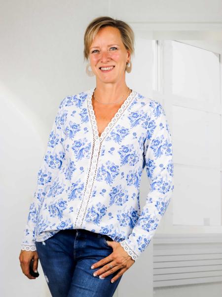 Nähbeispiel Spitzenbluse Valenciana lillesol women No. 74